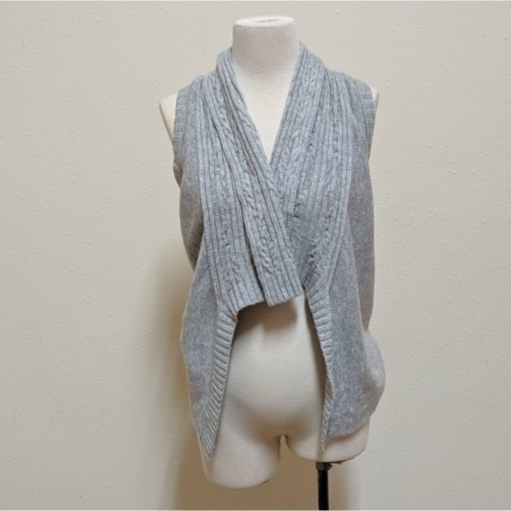 3FOR$20 Banana rep. cardigan xs cashmere bl